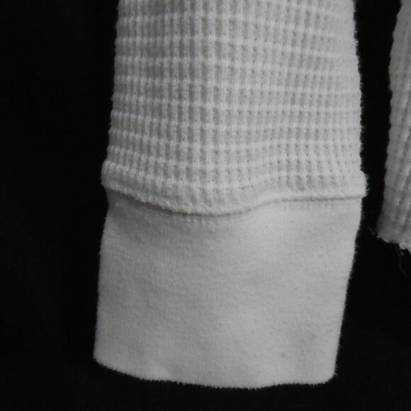Y2K - GAP | medium | White Long Sleeve Thermal Shirt - Picture 13 of 15